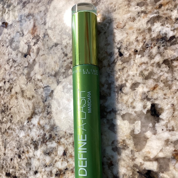 MAYBELLINE Define a lash mascara Very Black - Picture 1 of 2